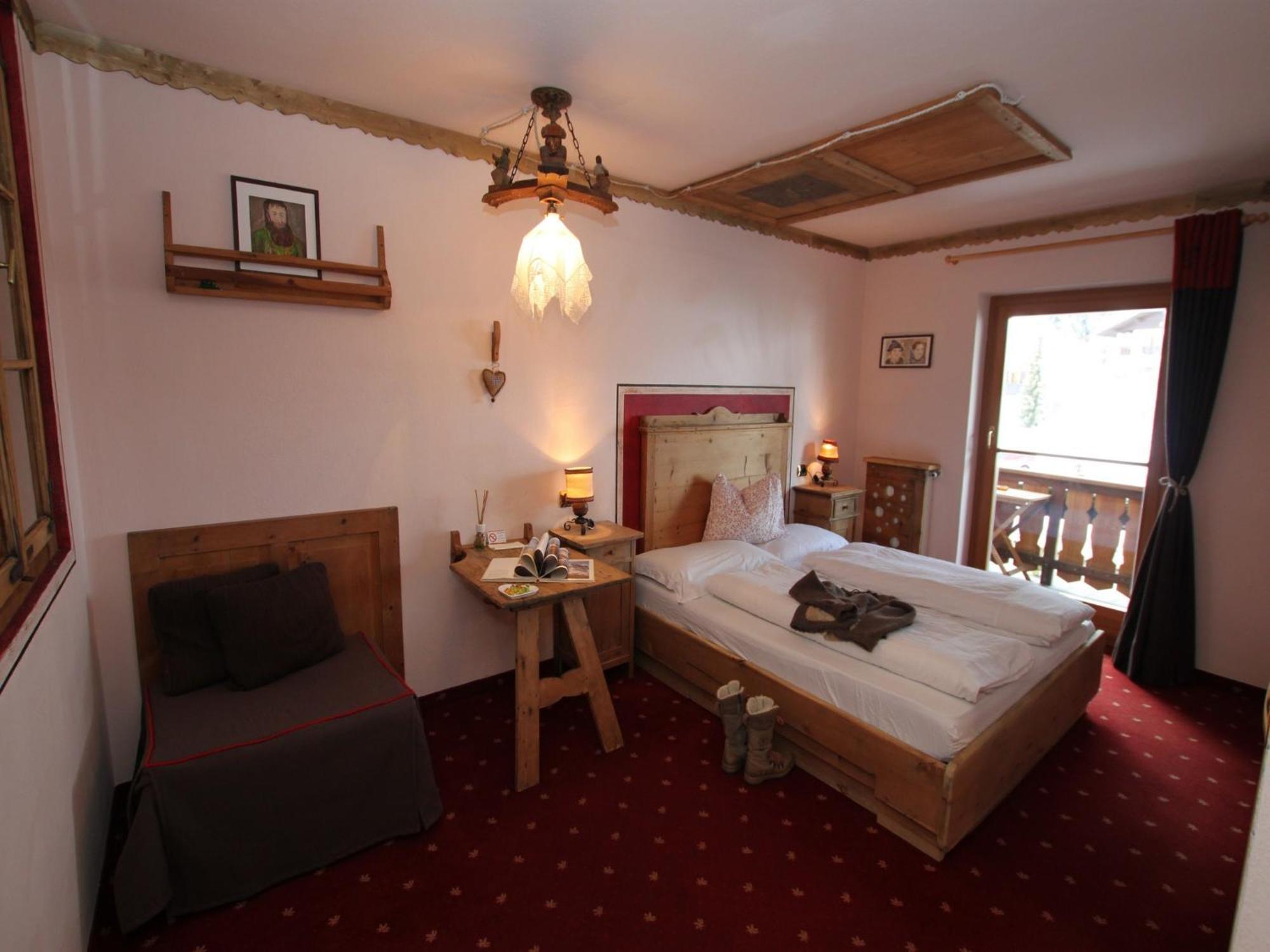 Garni Ortles Hotel Selva di Val Gardena Room photo
