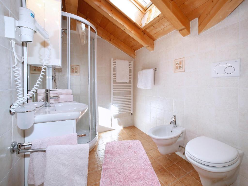 Garni Ortles Hotel Selva di Val Gardena Room photo